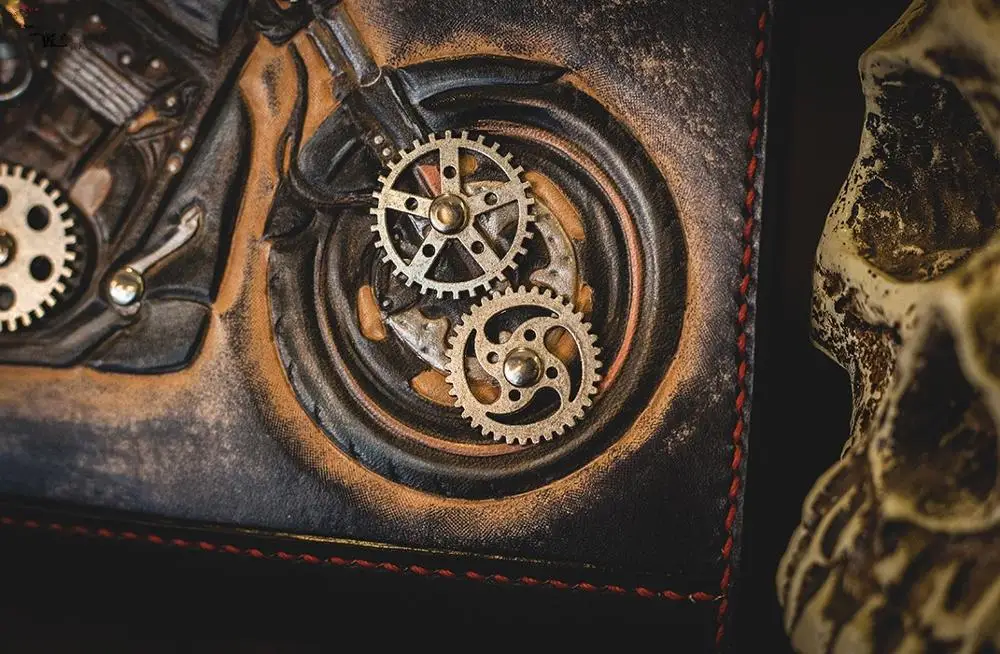 Рисунок 6 - Мужская сумка ручной работы из растительного дубления