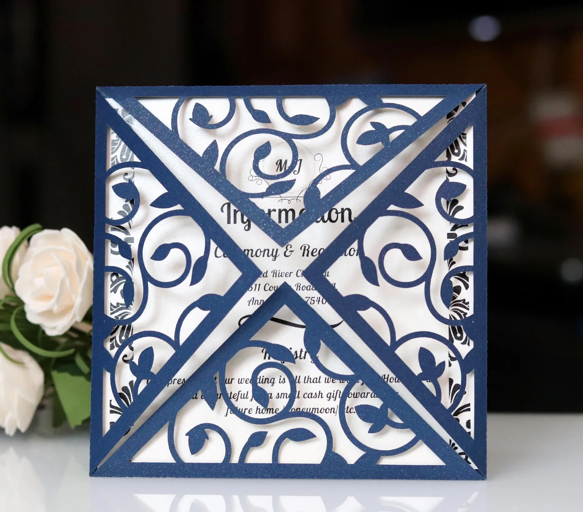 Элегантный квадратный полый Цветок Пригласительные открытки лазерная резка