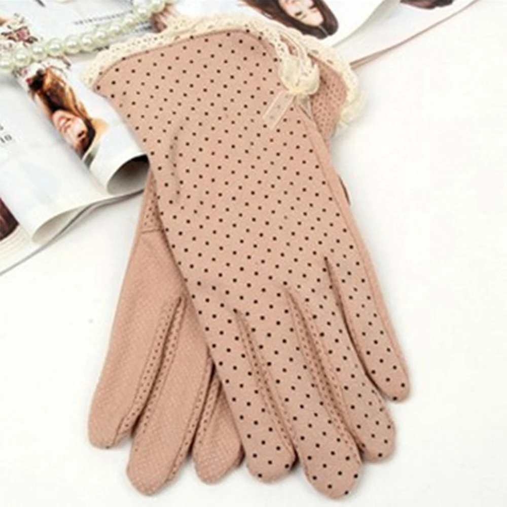 

Gloves & Mittens