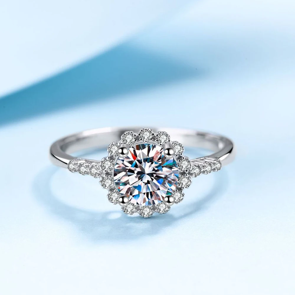 

Женское кольцо из серебра 925 пробы, с муассанитом