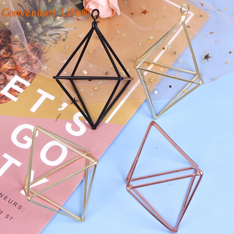 

1PC New Hanging Planters Geometric Swing Wrought Iron Tillandsia Air Plants Holder Triangular Shaped Metal Rack
