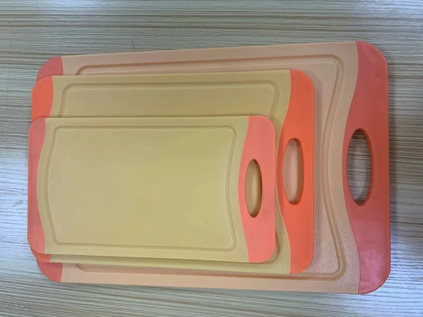 

LOVFE Orange Patchwork Cutting Board PE PTE Vegetable Meat Chopping Board Hanging Hole Spilover Prevention Kitchen Accessory