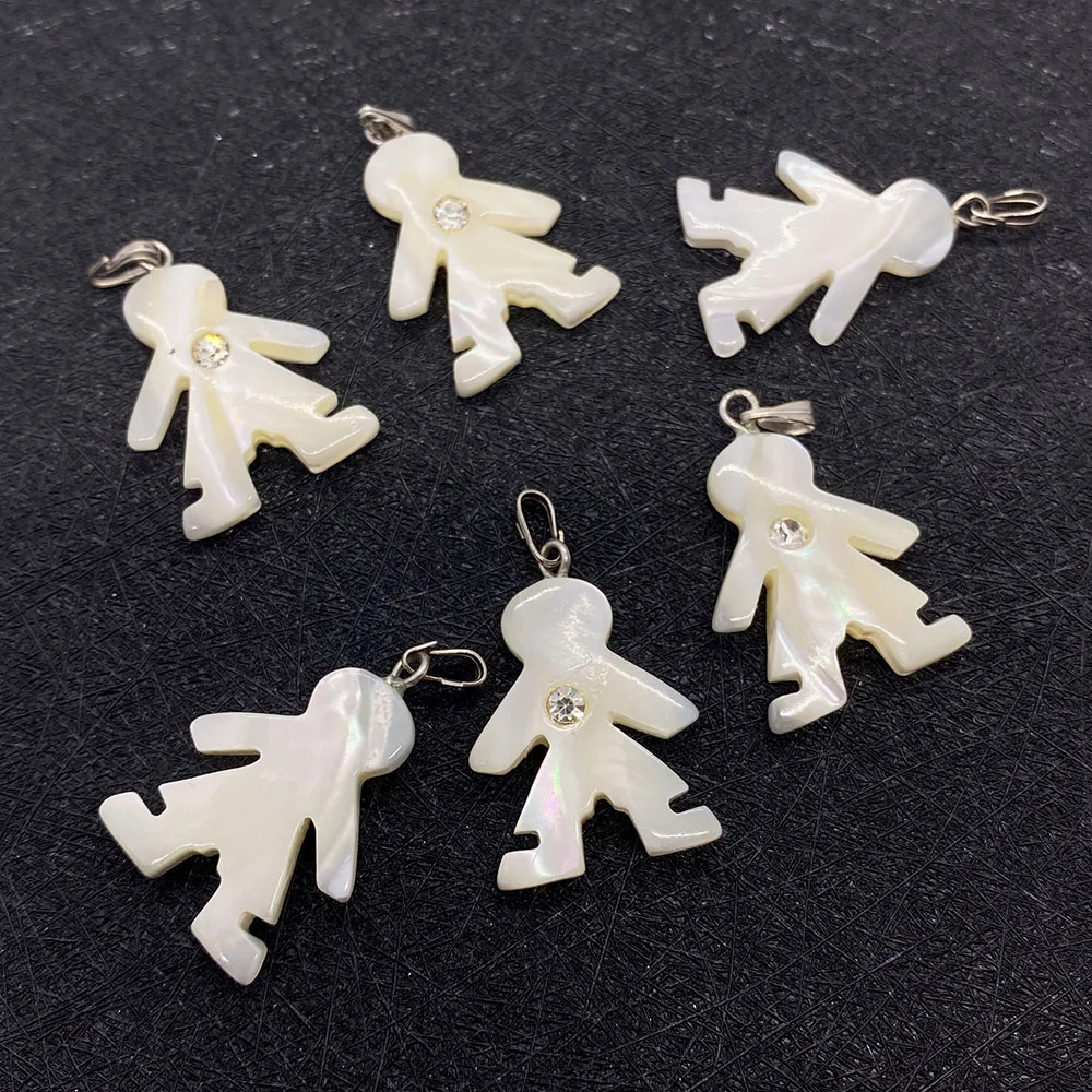 

1pcs Natural Sea Water Shell Pendant Necklace White Carving Crafts 19X26mm Humanoid Ladies Jewelry Supplies Charm Accessories