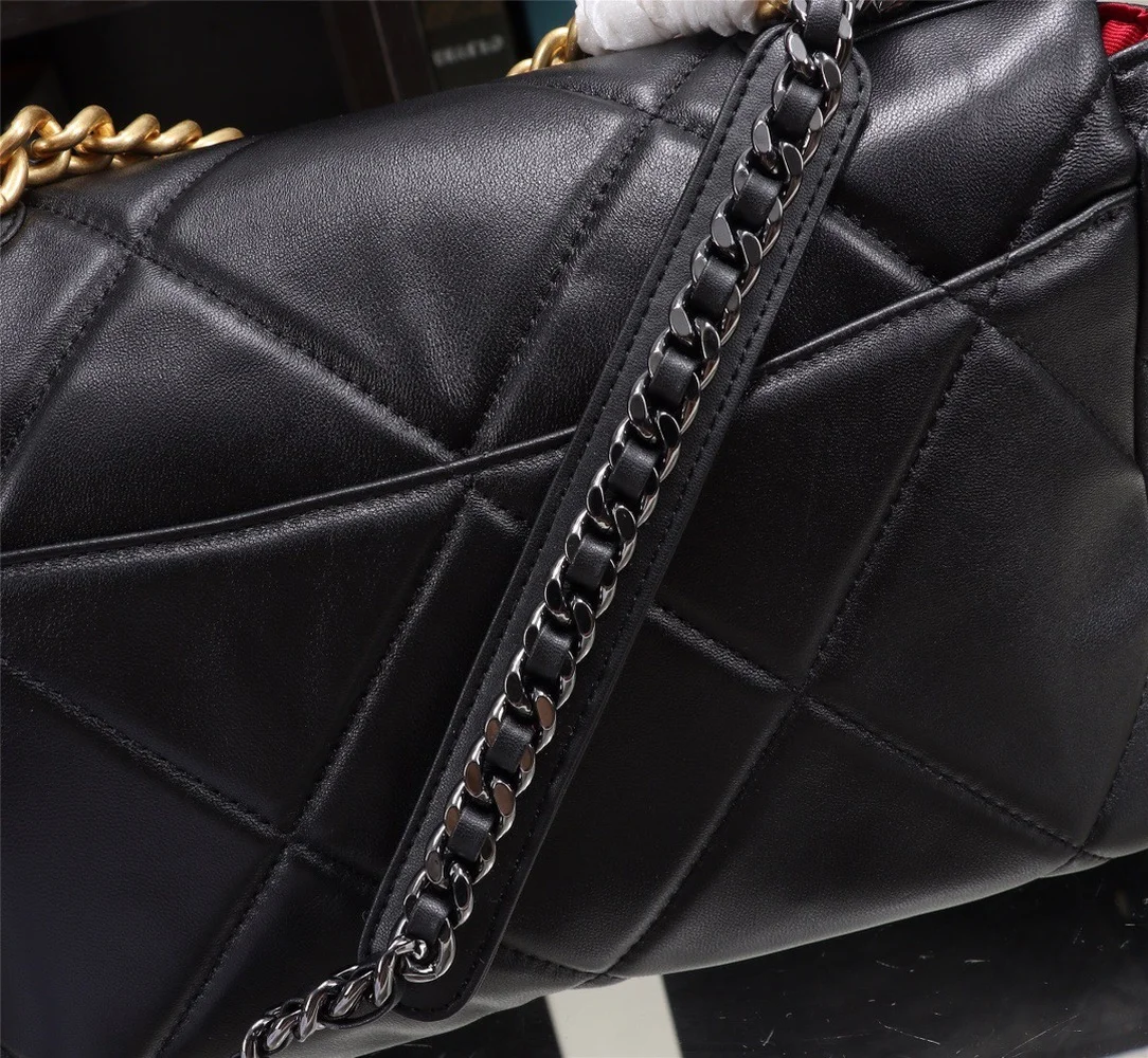 

2021 new classic pillow bag feels soft and comfortable luxury designer bag luxury brand handbags