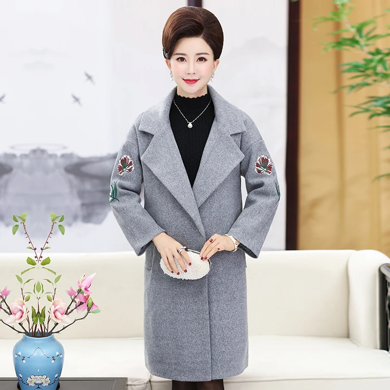 

2019 New Woman Wool Coat High Quality Winter Embroidery flower Jacket Women Slim Woolen Long Cashmere Woolen Coats Cardigan Elegant Blend