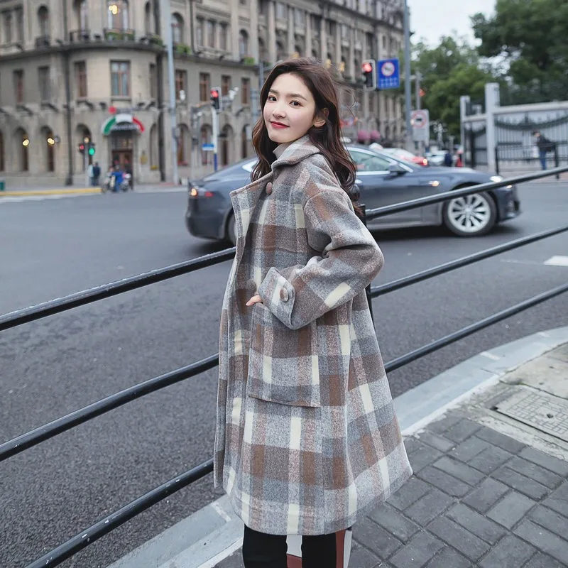 

Plaid woolen coat women's mid-length 2020new style autumn and winter small man Hepburn style thick woolen coat fashionable women