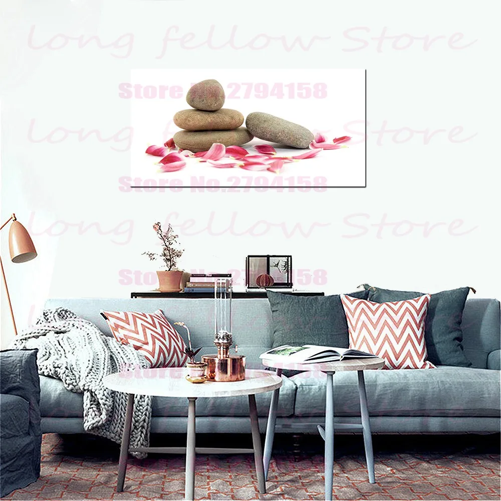 Натюрморт из плотной ткани с принтом булыжника и розовыми цветами современные