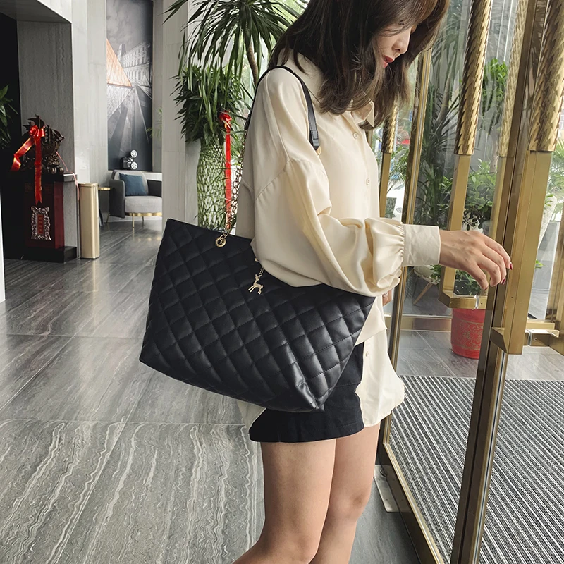 Роскошные женские сумки дизайнерские модные кожаные большие на плечо с цепочкой