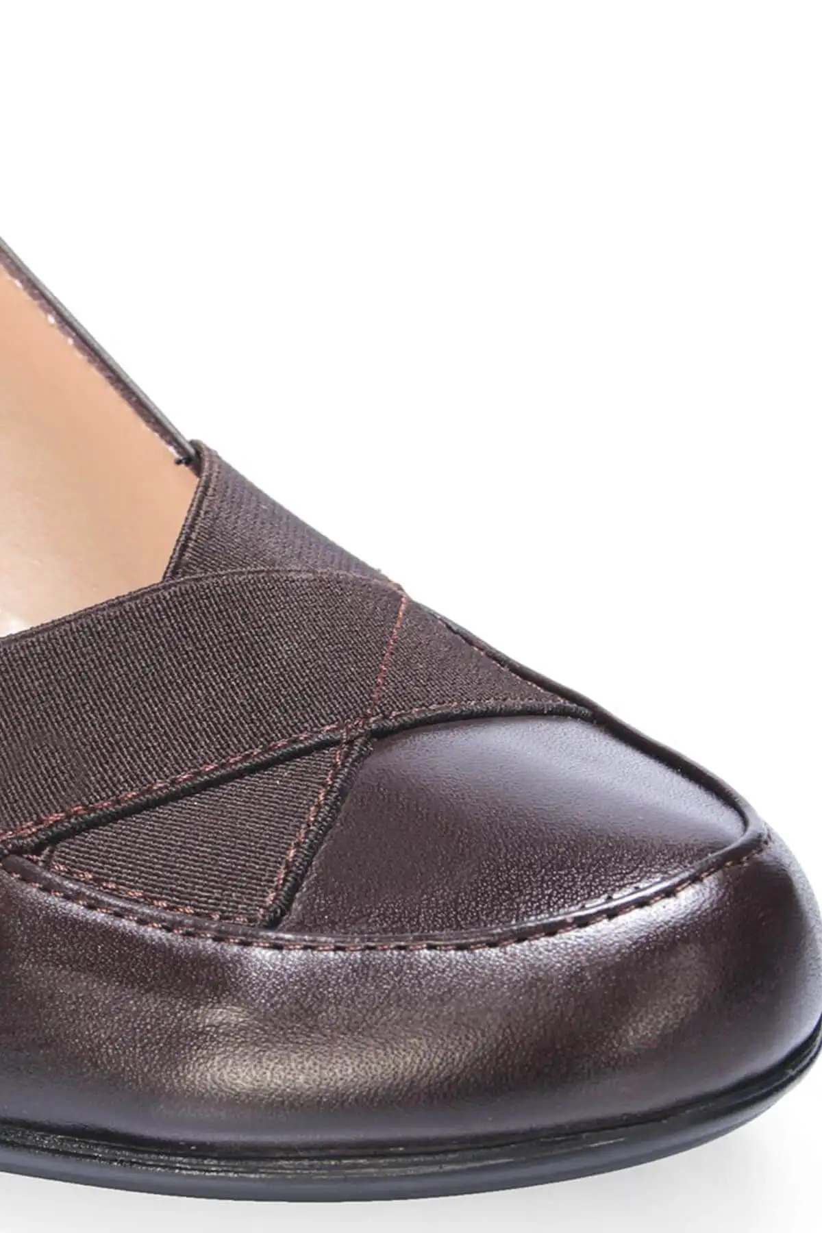 Женская обувь на танкетке из натуральной кожи с жемчугом цвет коричневый