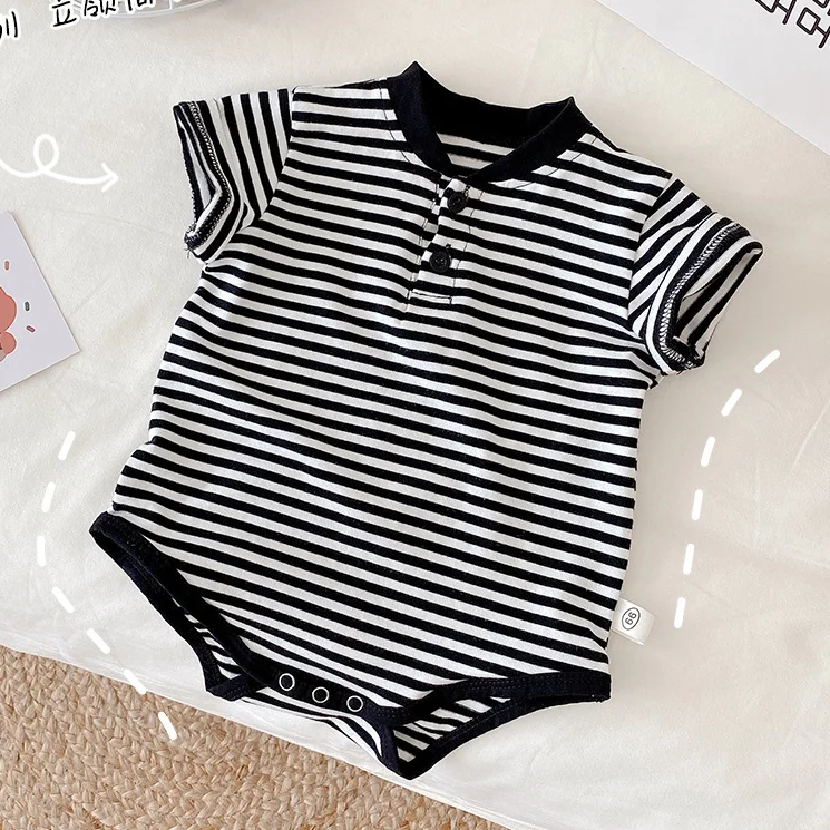 

Комбинезон хлопковый с коротким рукавом и V-образным вырезом, на возраст 0-24 месяца