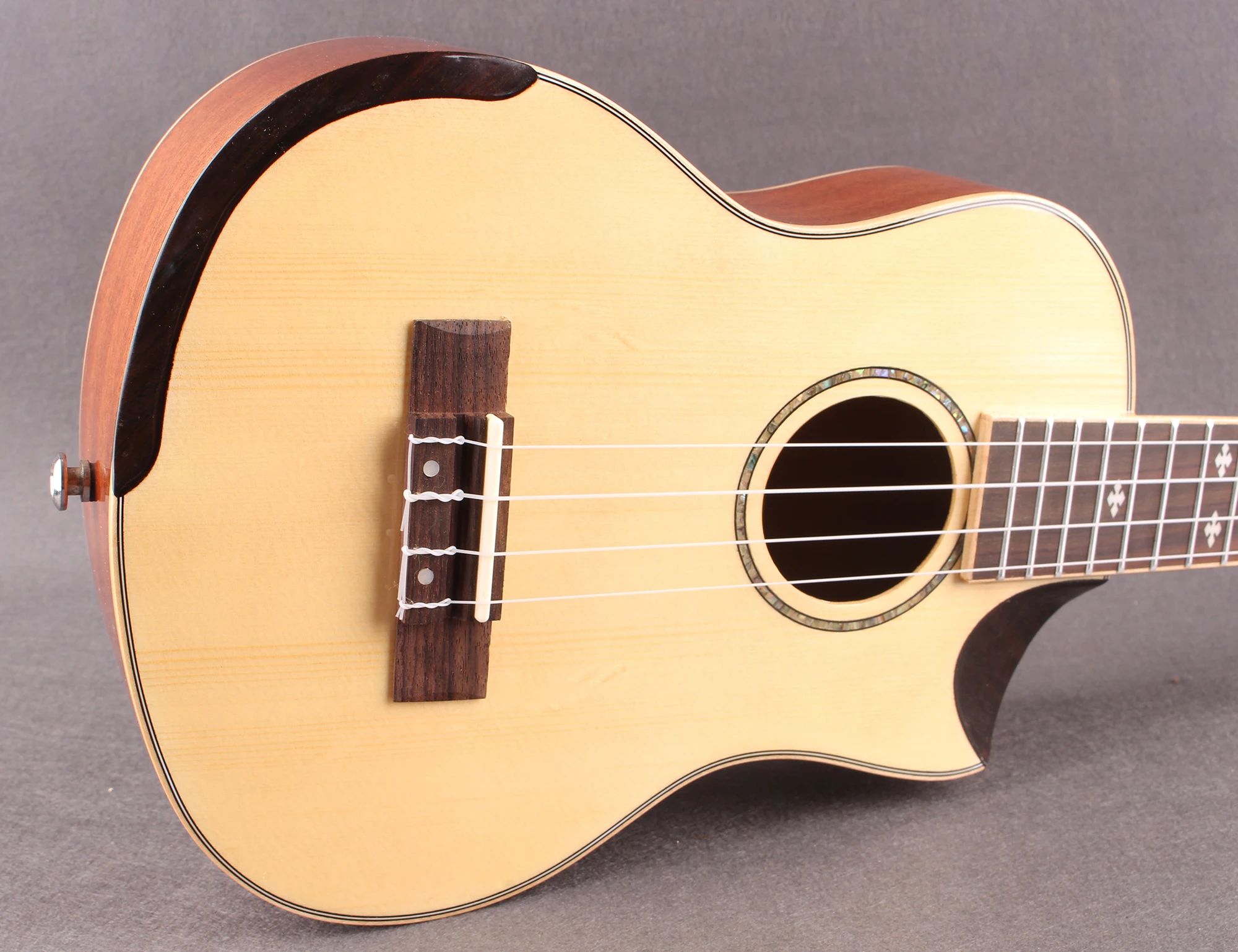 Concert Ukulele Spruce Top Sapele Side and Back укулеле 4 струны strings Guitar With EVA hard Case | Спорт и