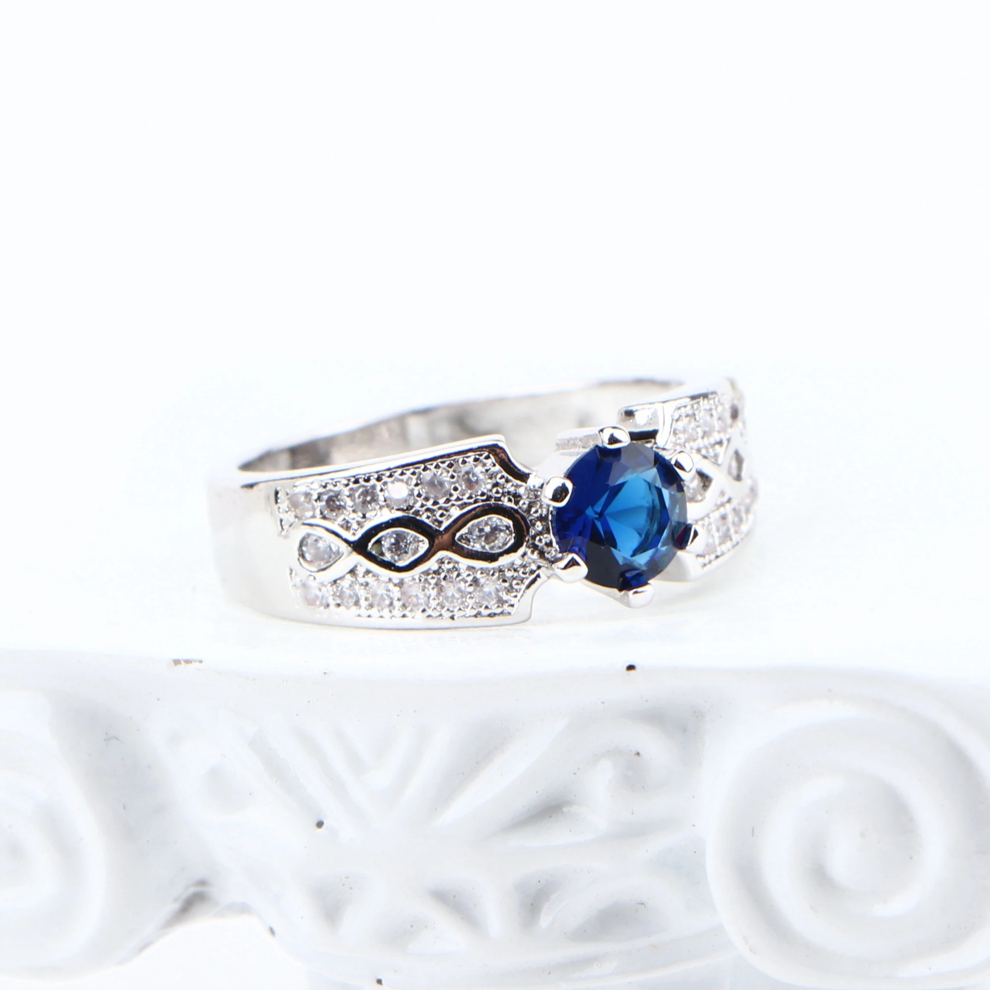 Женский комплект украшений из серебра 925 пробы с синим цирконием | Украшения и