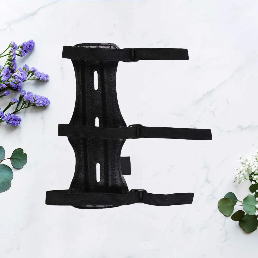 

Безопасный наручный браслет из воловьей кожи, регулируемый тройной ремешок с пряжкой для стрельбы из лука, аксессуар для стрелы для рекурси...