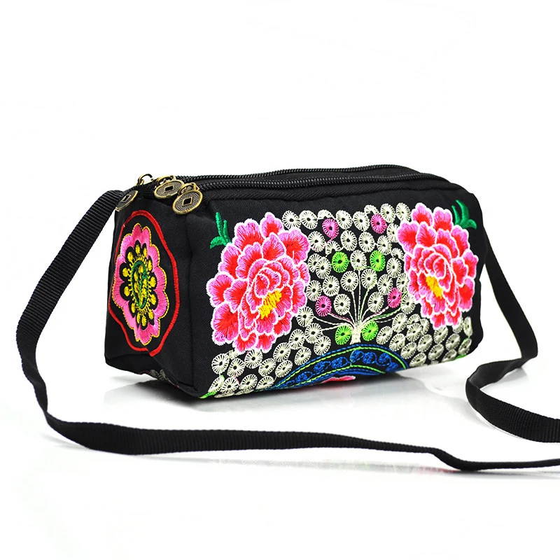 Женская сумка на плечо с цветочной вышивкой, в этническом стиле