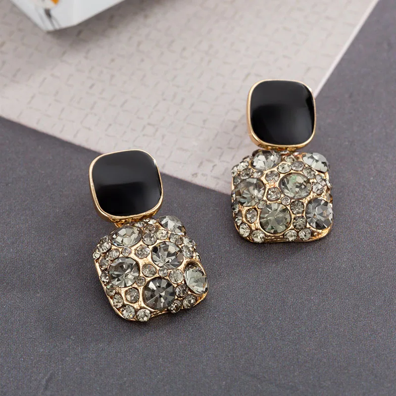 

New Luxury Crystal Square Earrings for Women Korean Design Iced Zircon Stud Earings Black Enamel Wedding Party Statement Earings