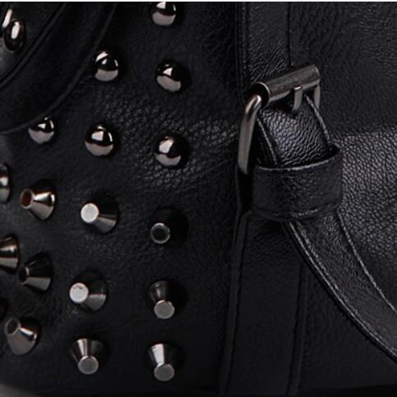 Annmouler Fashion Women Shoulder Bag Pu Leather Crossbody Bag Punk Messenger Bag for Girls Rivet Skull Bucket Bag Black Purse