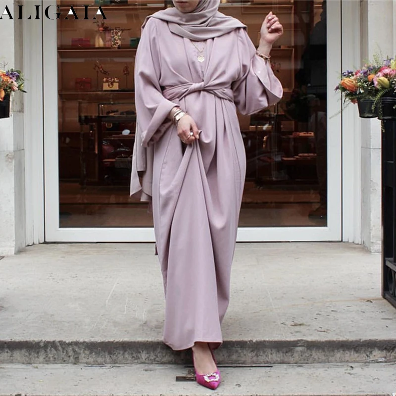 

Aligaia New Dubai Women Long Robe Fashion Design Arabia Muslim Peignoir Robes Trendy Chiffon Long Robe Islam O-neck Lace Dress