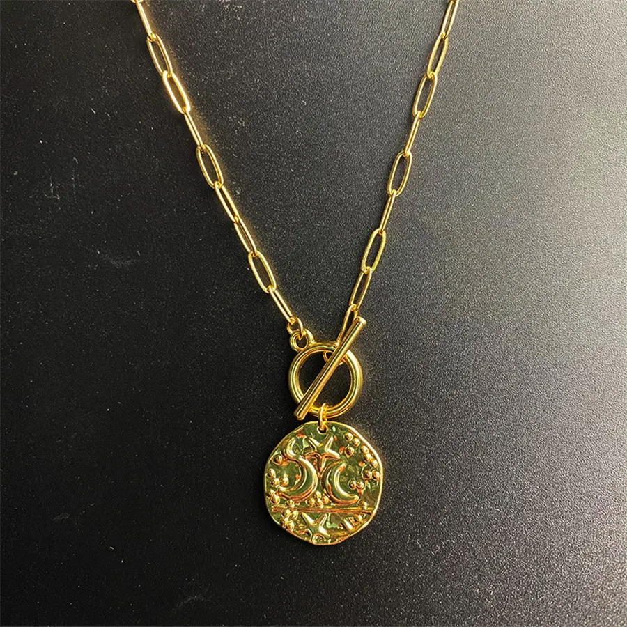 

2021 New Star-moon Necklace 18K Copper Electroplating Real Gold OT Button Manufacturers Spot Fashion Pendant Necklace For Women