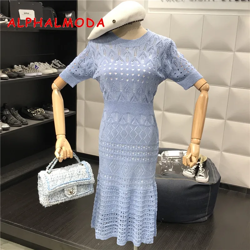 Женское ажурное вязаное платье ALPHALMODA облегающее с круглым вырезом и коротким