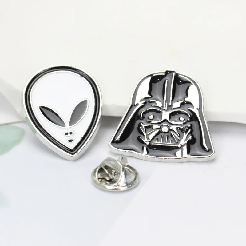 

Baby Yoda Brooches Mandalorian Metal Punk Pins Star Wars Venom Pins Brooch Badge Jewelry Gift for Fans