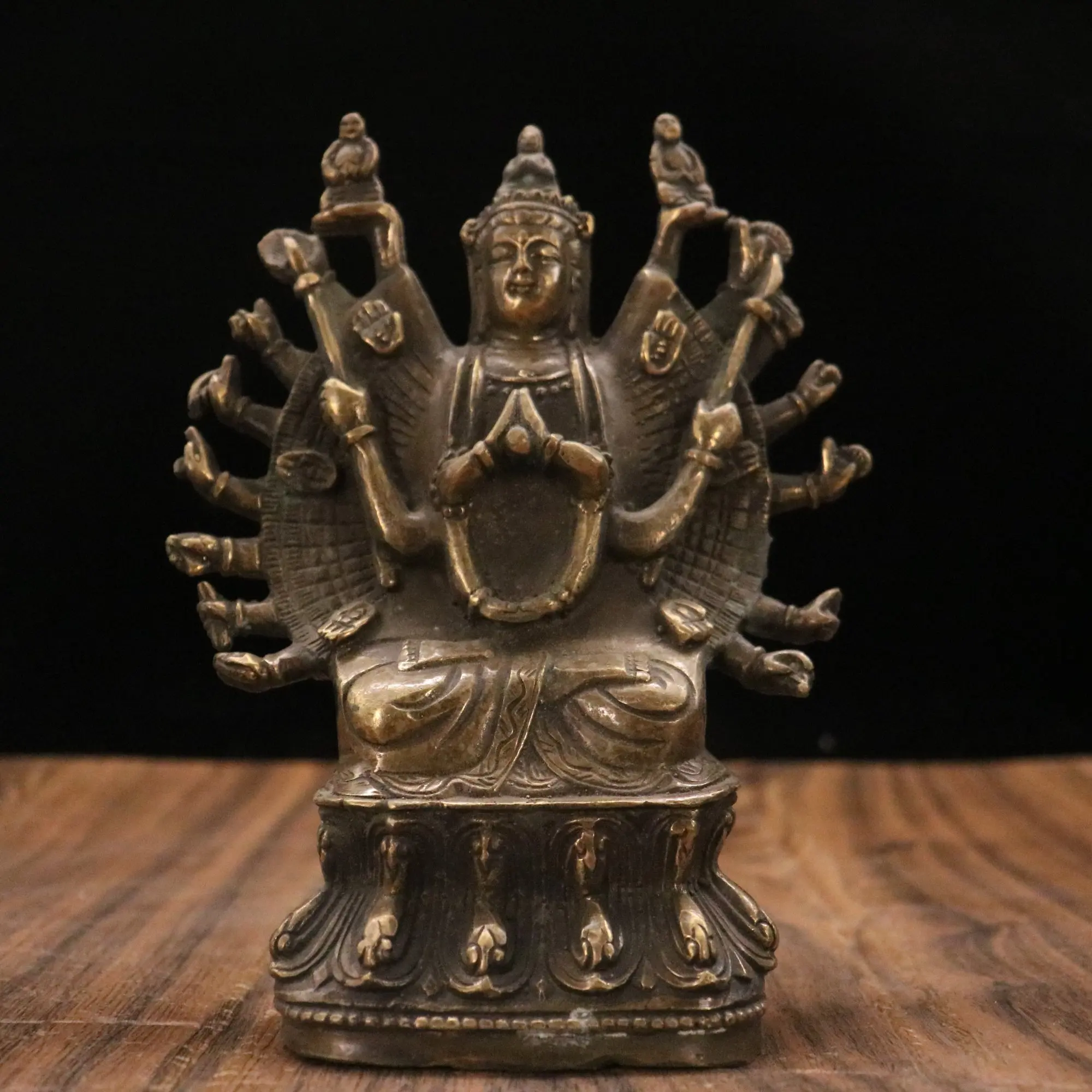 

7"Tibet Temple Collection Old Bronze Thousand-Hand Guanyin Bodhisattva Quasi tifomu Sitting Buddha Ornaments Town House Exorcism