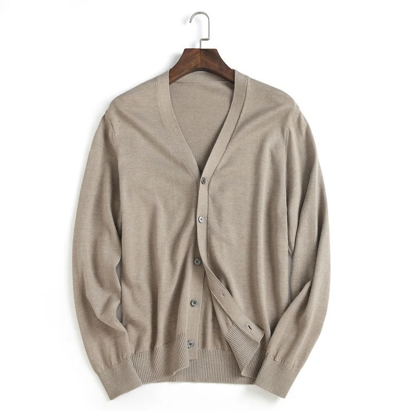 

Мужской шерстяной кардиган с V-образным вырезом