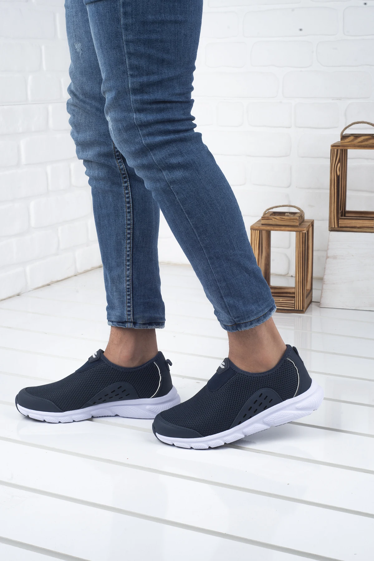 

Jump 24715 Daily Meshed Male Sports Shoes