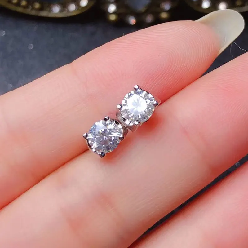 Женские серьги гвоздики из серебра 100% пробы с мусанитом|Серьги-гвоздики| |