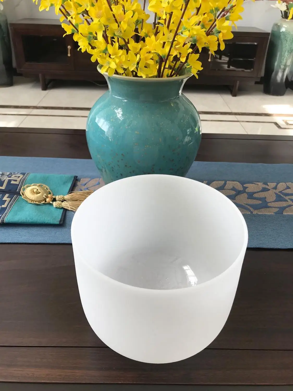 Поющая чаша из белого кристалла 432 Гц 8 дюймов E для заживления чакр солнечного