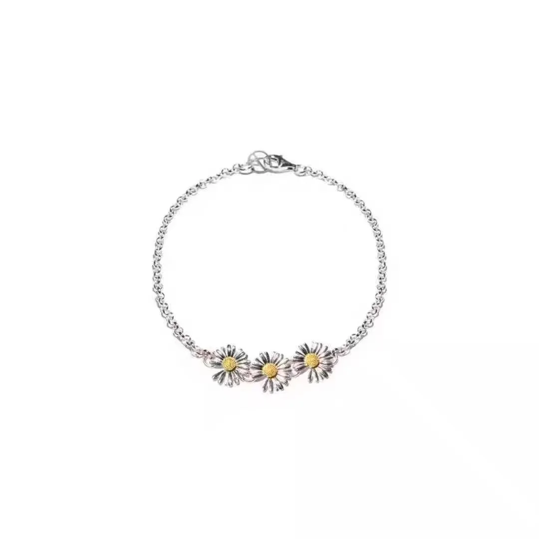 

New Daisy matching bracelet
