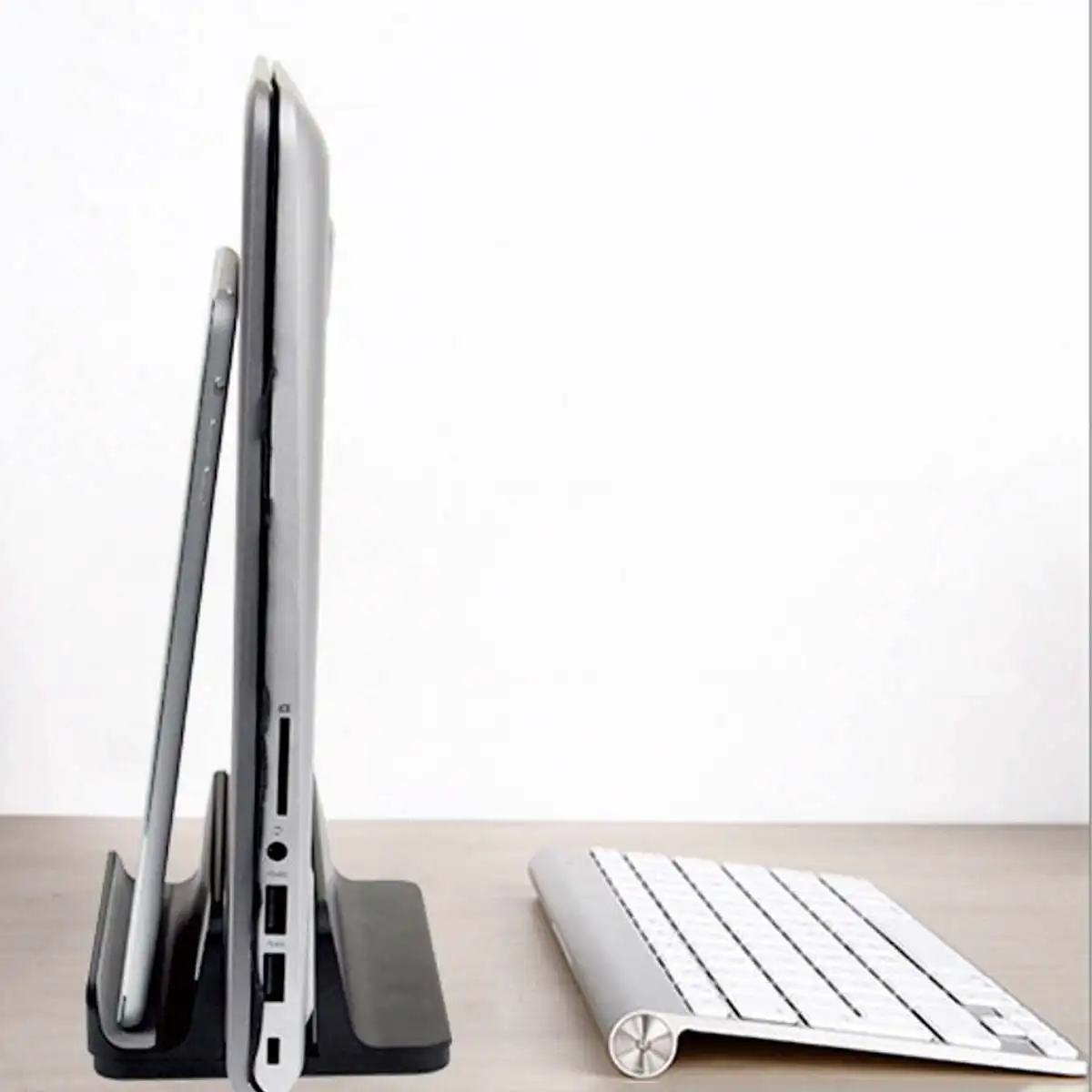 Aluminum Vertical Laptop Stand for Macbook Air Pro 13 15 Desktop Stand Mount with Adjustable Dock Size for Surface Chromebook