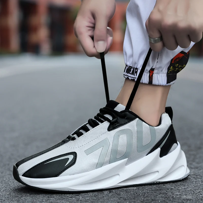 Дизайн Kanye 700 V2 Boost Triple S Sneakers Desi роскошные мужские и женские туфли для папы бежевые черные спортивные кроссовки