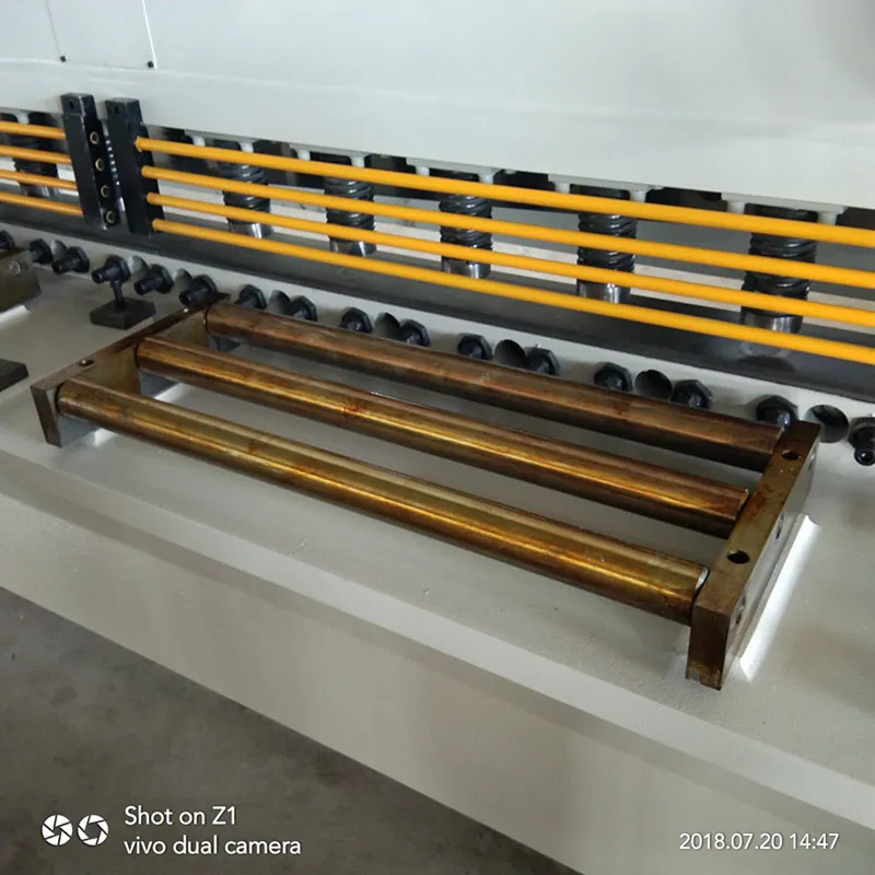 QC11k-6X2500 гильотина Тип гильотинные ножницы для резки листового металла |