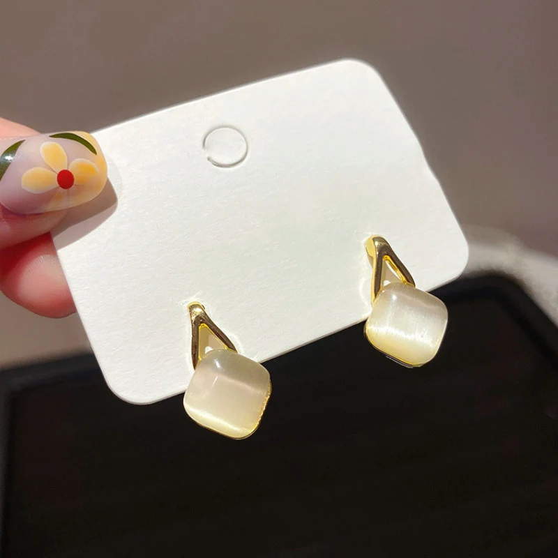 

New Fashion Personality Opal Female Models Romantic Gift Earrings Exquisite Design Female Jewelry Earrings Wholesale