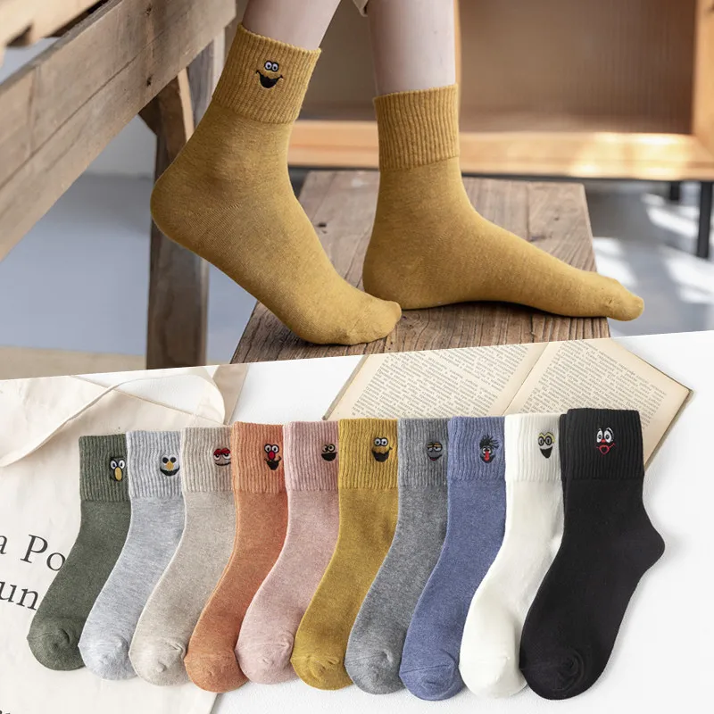 

Autumn and winter new embroidery funny socks women's Gaoluokou women's socks cotton cartoon embroidered socks wholesale
