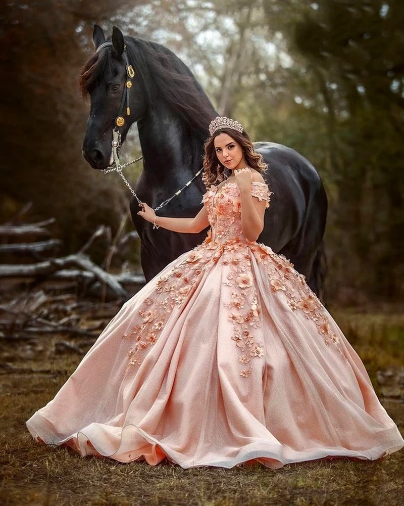 

Платья с открытыми плечами для Quinceanera 2021, милые бальные наряды с 3D аппликацией и цветочными бусинами для вечеринки 16, пышное платье принцессы со шнуровкой сзади