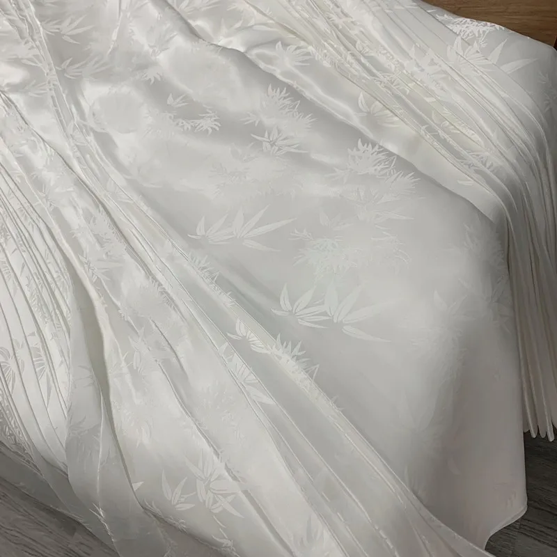 Натуральный шелк жаккардовая ткань белая вишня в цвету бамбука масштаба