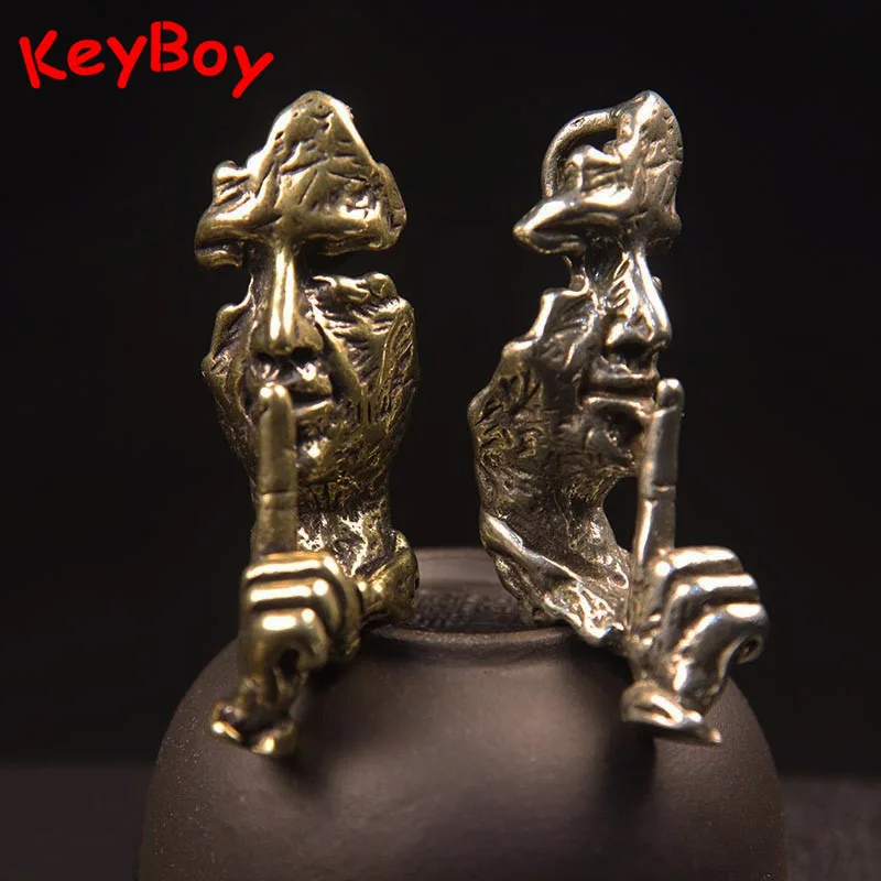 Латунный Современный модный беззвучный брелок с абстрактным персонажем фигурка