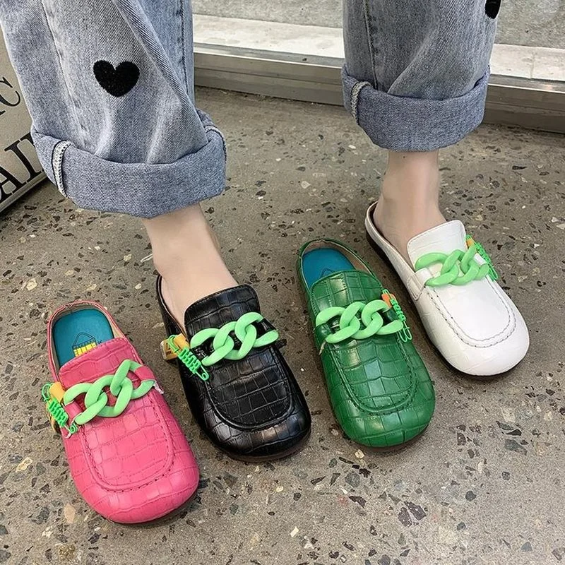 

2021 New Brand Design Gold Chain Women Slipper Closed Toe Slip On Mules Shoes Round Toe Low Heels Casual Slides Flip Flop shoes