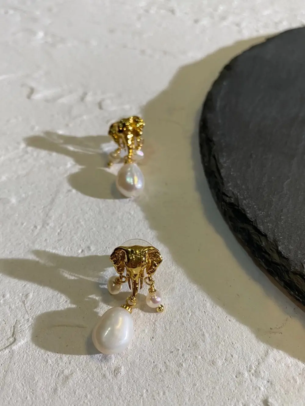 

RISPADA EH33746 Elephant natural pearl pendant drop earrings