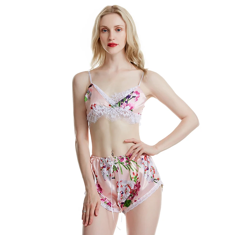 

Spaghetti Strap Floral Print Lace Sexy Women Pajamas V-Neck With Pad Female Summer Pajama Set Summer Fashion Female Sleepwear