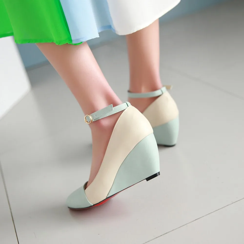 Женские туфли лодочки Мэри Джейн модные на танкетке с острым носком и ремешками