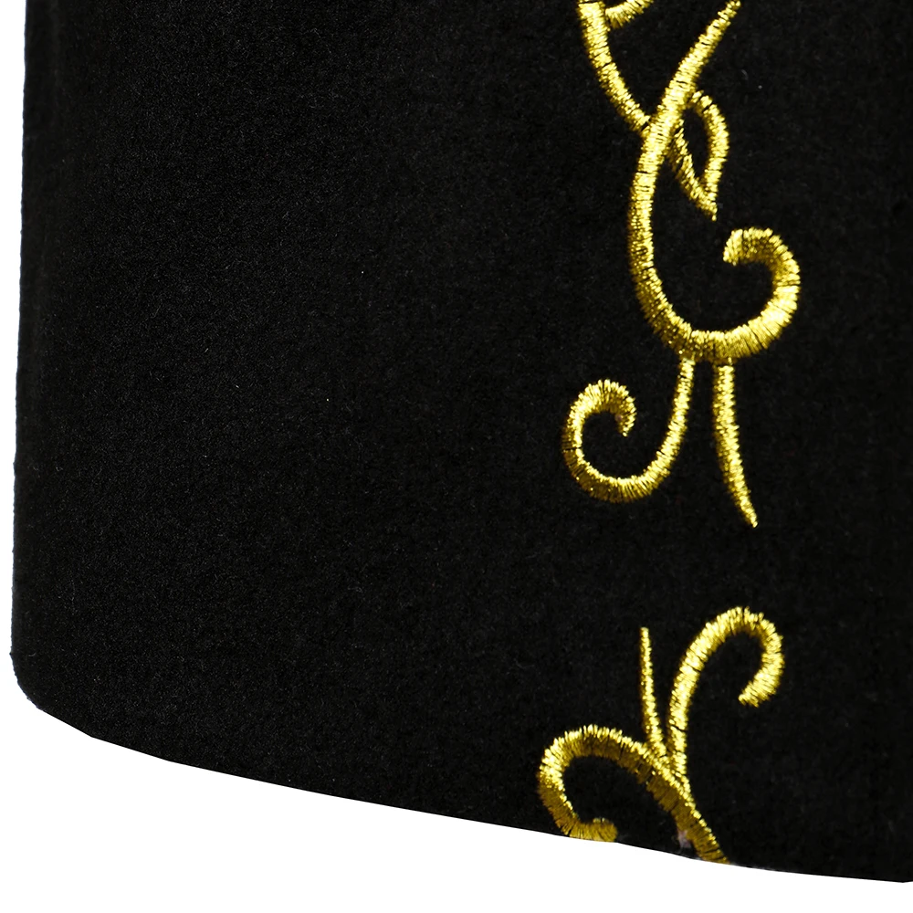 

2021 New Winter Men Jacket Casual Fashion Stand Collar Jacket Gold Embroidery Design Classic Fashion Men Coat