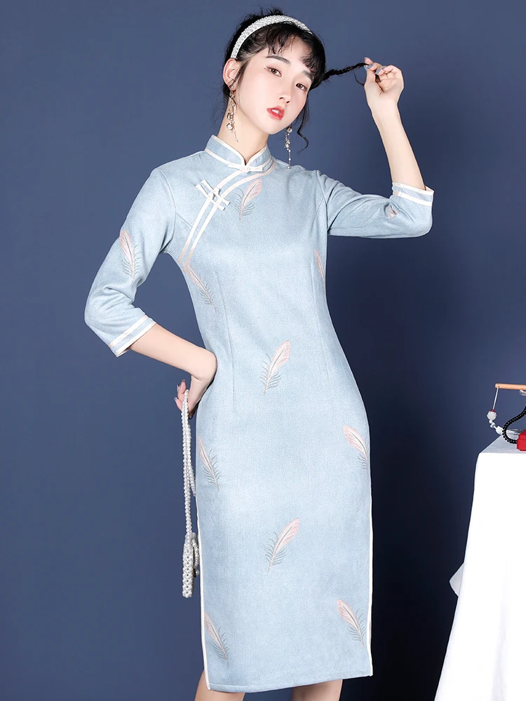 

Paragraphs will fall on the new improved cheongsam girl to restore ancient ways young dress