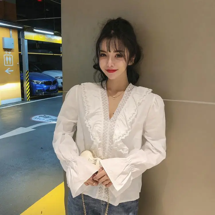 

V-neck Puffles Flare Sleeve Blouses Sweet Style Korean White Shirts Female Fashion Women's Clothing Autumn New Loose Blusas