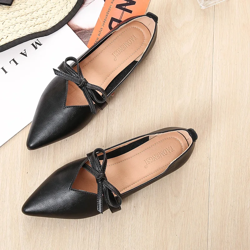 Женские осенние туфли на плоской подошве удобные тонкие с острым носком и