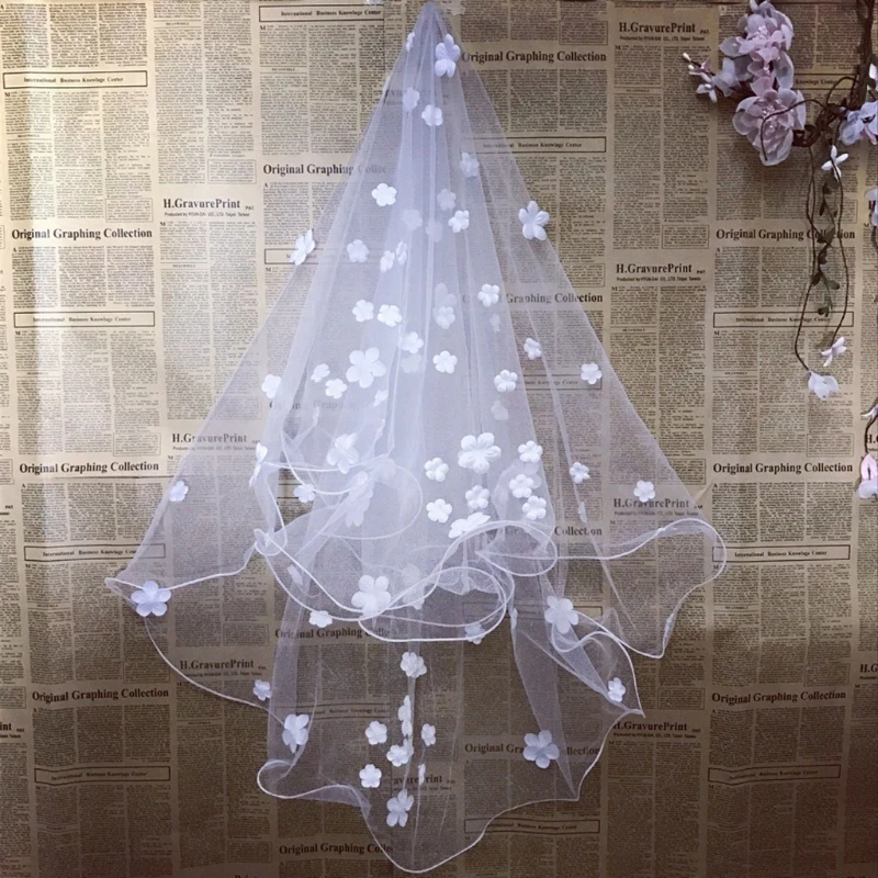 

Womens Bride Married Romantic Sweet Flower Appliques Short Wedding Veil Bridal