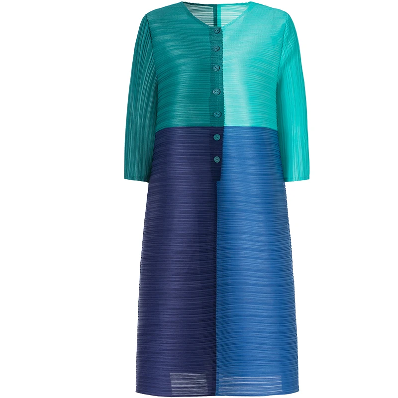 

Plus Size Dress 2020 Spring Women Fashion Contrast Color Single Breasted Three Quarter Sleeves Loose Casual Miyake Pleated Dress