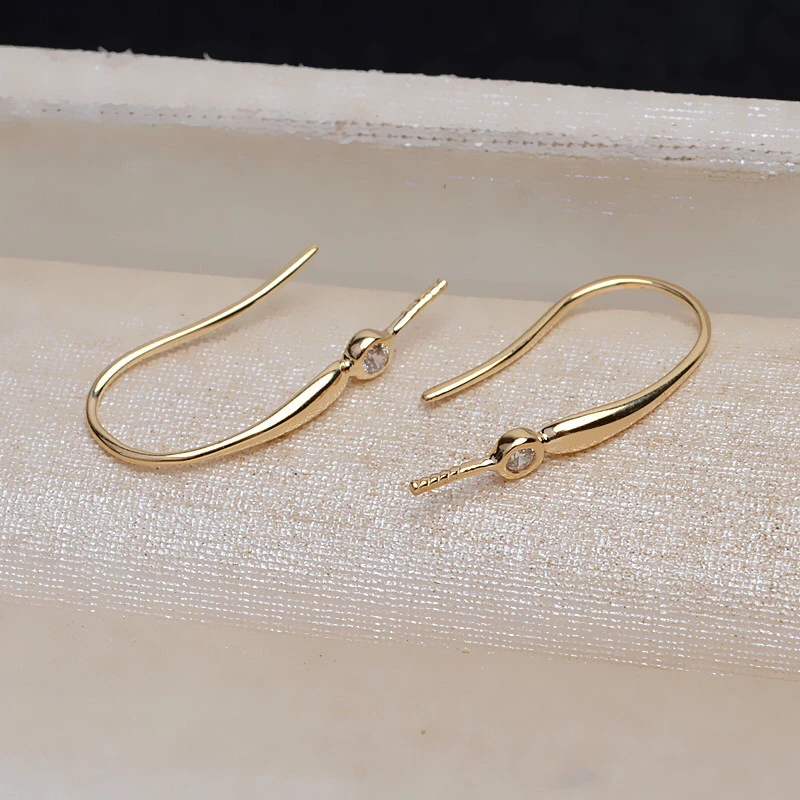 Рисунок 3 - Оригинальные золотые серьги в форме сердца AU 750 18K