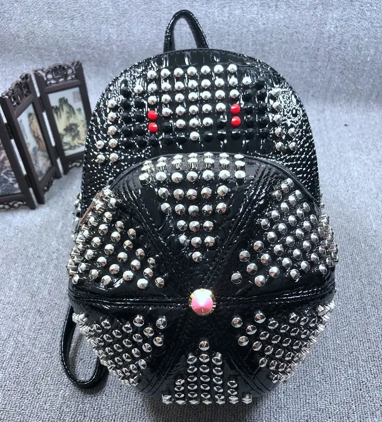 Модный и удобный кожаный рюкзак для мужчин женщин Сумка с заклепками в стиле панк